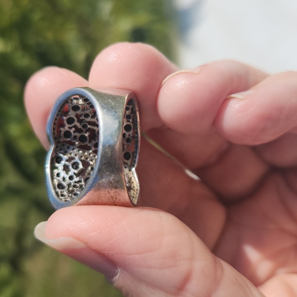 Black Onyx Statement Ring. - Picture 6 of 14